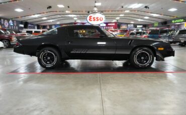 Chevrolet-Camaro-1980-Black-Black-24