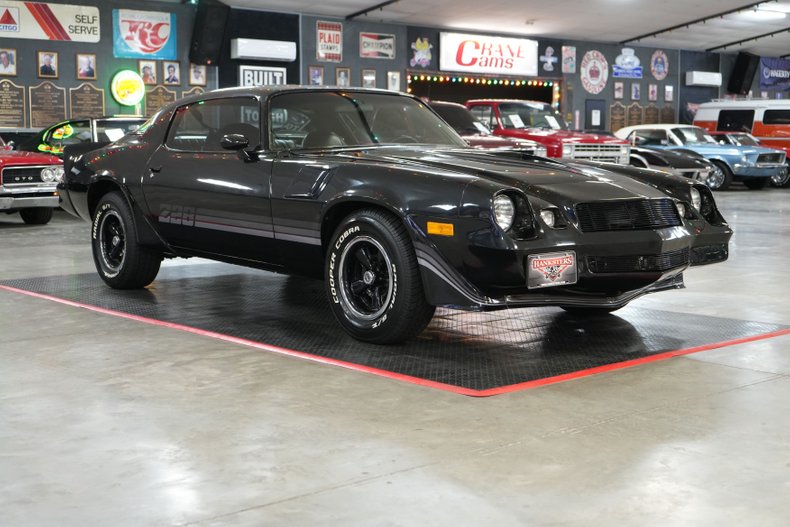 Chevrolet-Camaro-1980-Black-Black-25