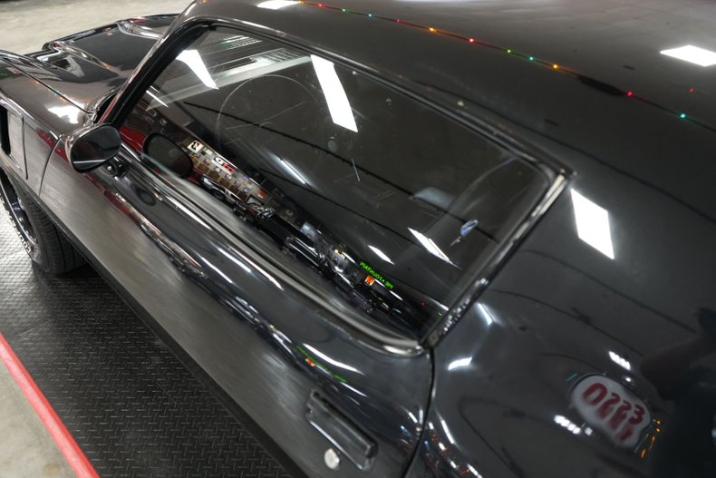 Chevrolet-Camaro-1980-Black-Black-35