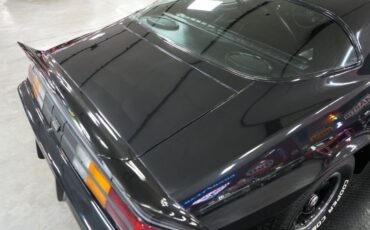 Chevrolet-Camaro-1980-Black-Black-38
