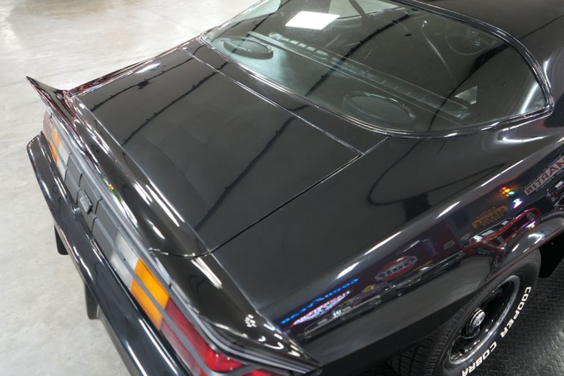 Chevrolet-Camaro-1980-Black-Black-38