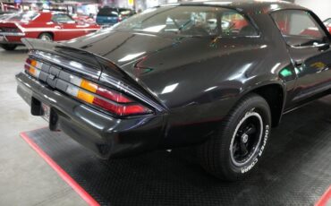 Chevrolet-Camaro-1980-Black-Black-43
