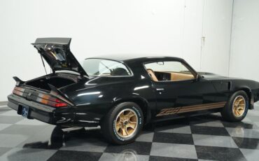 Chevrolet-Camaro-1980-Black-Tan-10