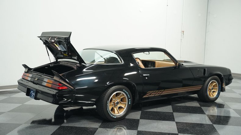 Chevrolet-Camaro-1980-Black-Tan-10