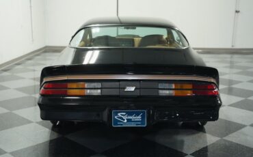Chevrolet-Camaro-1980-Black-Tan-12