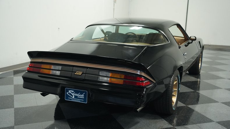 Chevrolet-Camaro-1980-Black-Tan-13