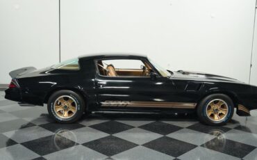 Chevrolet-Camaro-1980-Black-Tan-15