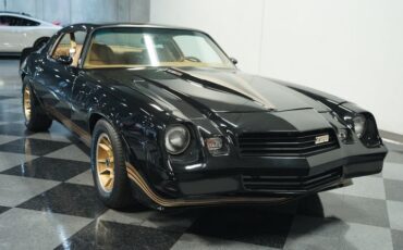 Chevrolet-Camaro-1980-Black-Tan-17