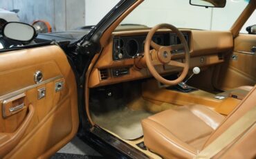 Chevrolet-Camaro-1980-Black-Tan-2
