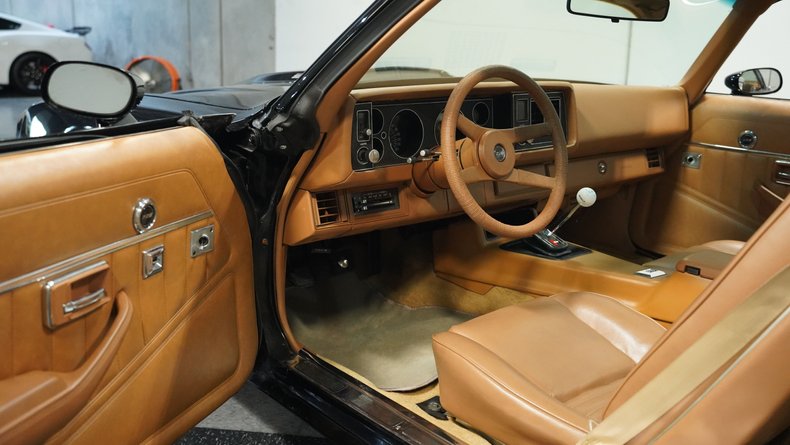 Chevrolet-Camaro-1980-Black-Tan-2