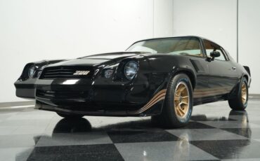 Chevrolet-Camaro-1980-Black-Tan-22