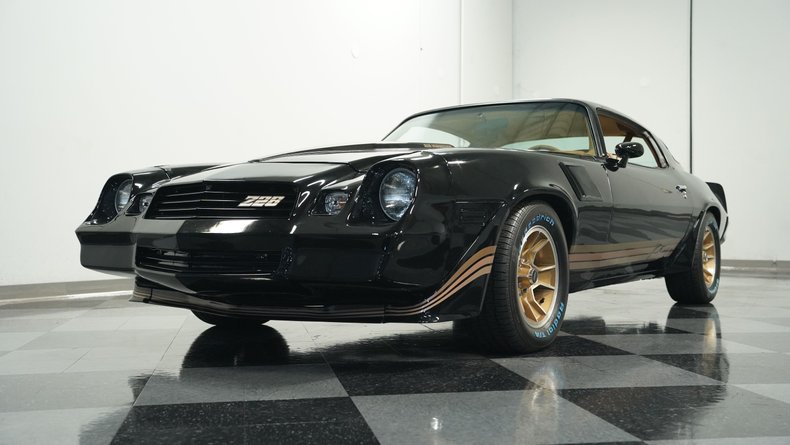 Chevrolet-Camaro-1980-Black-Tan-22