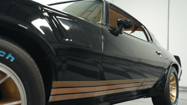 Chevrolet-Camaro-1980-Black-Tan-23
