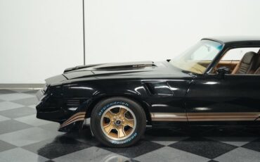 Chevrolet-Camaro-1980-Black-Tan-24
