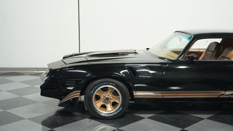 Chevrolet-Camaro-1980-Black-Tan-24