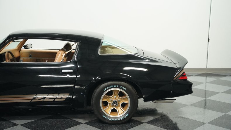 Chevrolet-Camaro-1980-Black-Tan-25
