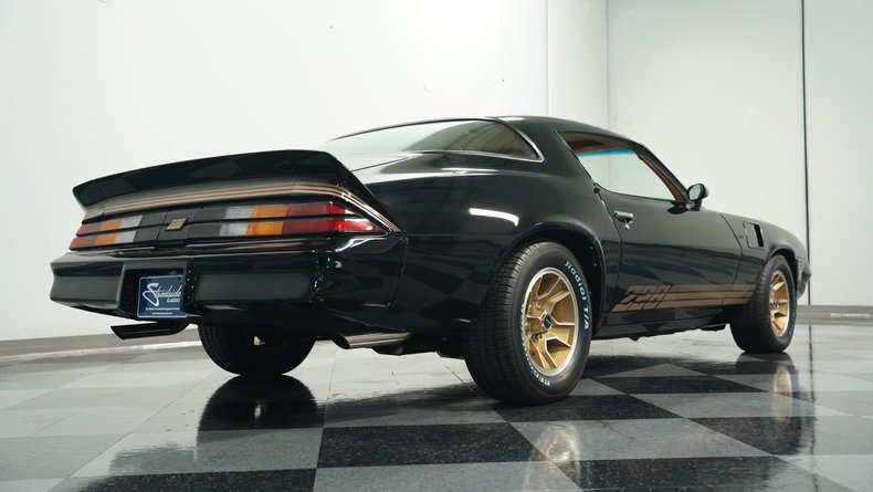 Chevrolet-Camaro-1980-Black-Tan-27