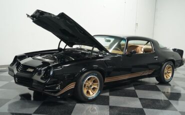 Chevrolet-Camaro-1980-Black-Tan-30