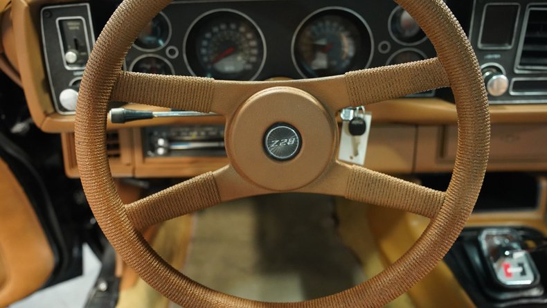 Chevrolet-Camaro-1980-Black-Tan-37