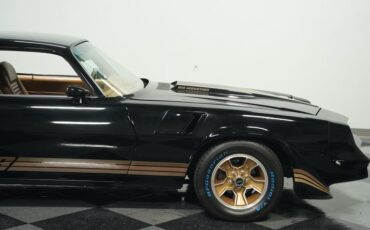 Chevrolet-Camaro-1980-Black-Tan-40