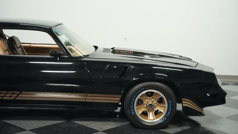 Chevrolet-Camaro-1980-Black-Tan-40