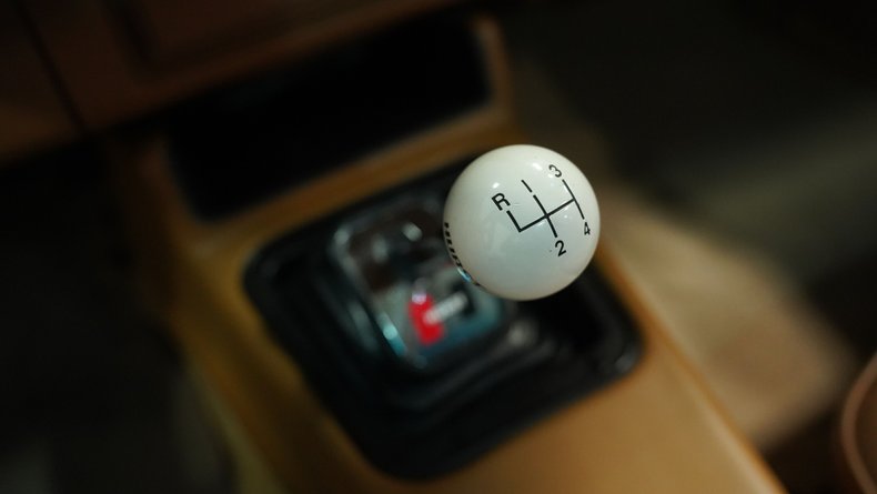 Chevrolet-Camaro-1980-Black-Tan-41