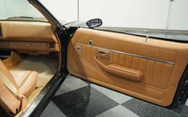 Chevrolet-Camaro-1980-Black-Tan-9