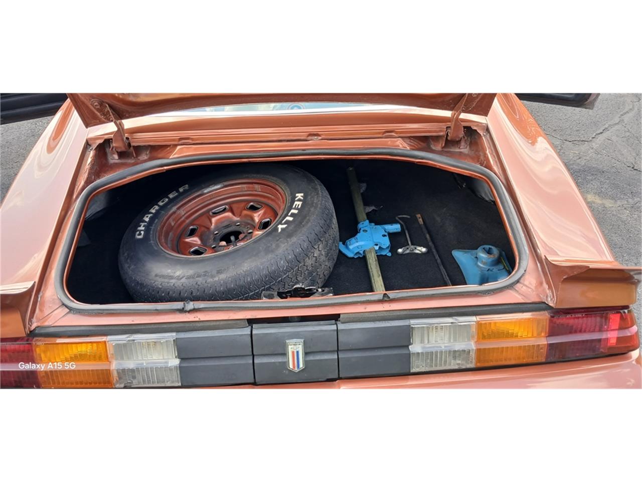 Chevrolet-Camaro-1980-Bronze-Black-78