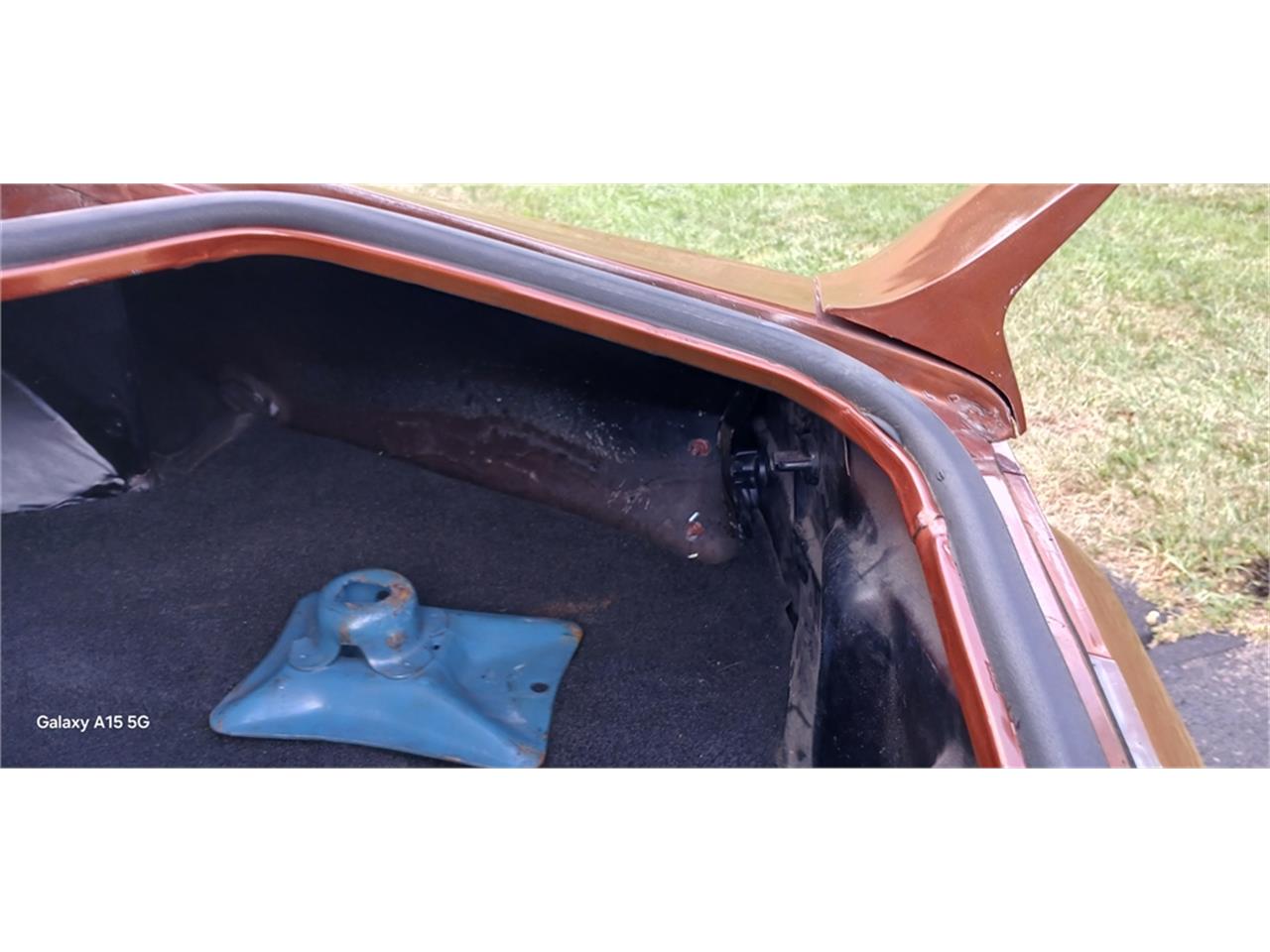 Chevrolet-Camaro-1980-Bronze-Black-83