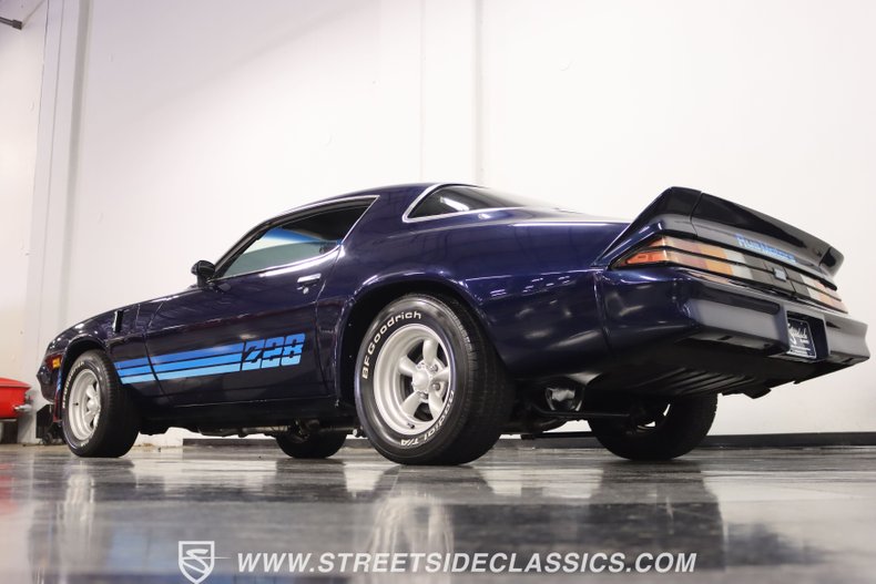 Chevrolet-Camaro-1980-Dark-Blue-Black-26