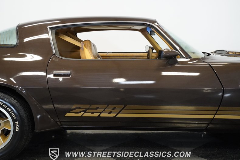 Chevrolet-Camaro-1980-Dark-Brown-Tan-22