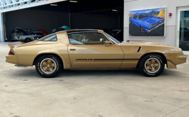 Chevrolet-Camaro-1980-Hatchback-3