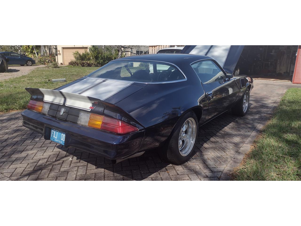 Chevrolet-Camaro-1980-dark-blue-white-black-9