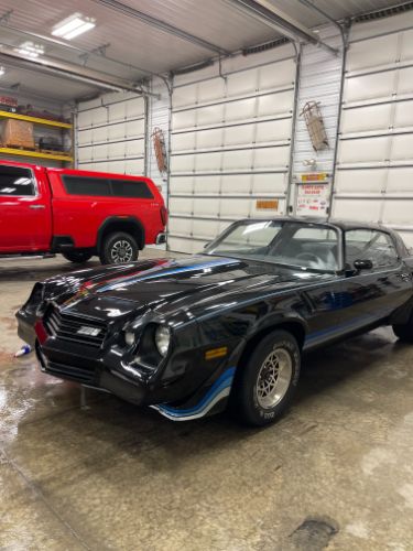 Chevrolet-Camaro-1981-23