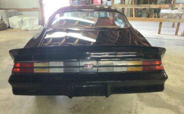 Chevrolet-Camaro-1981-Black-20