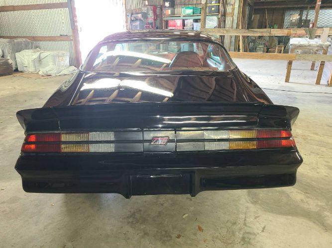 Chevrolet-Camaro-1981-Black-20