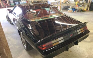 Chevrolet-Camaro-1981-Black-7