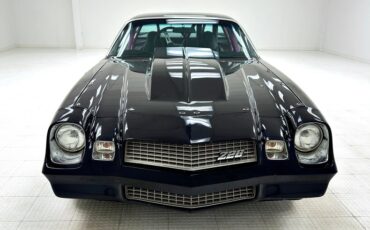 Chevrolet-Camaro-1981-Black-Black-10