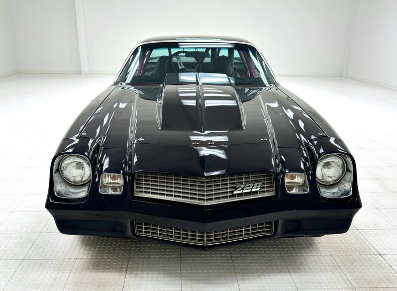 Chevrolet-Camaro-1981-Black-Black-10