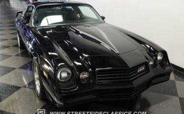 Chevrolet-Camaro-1981-Black-Black-12