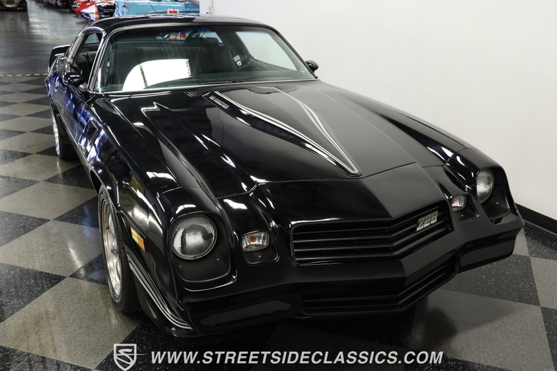 Chevrolet-Camaro-1981-Black-Black-12