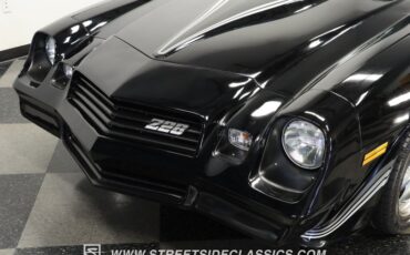 Chevrolet-Camaro-1981-Black-Black-16