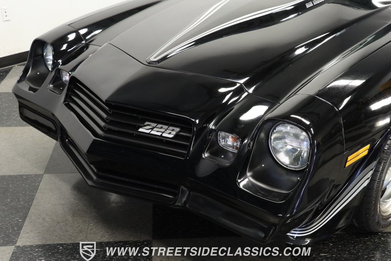 Chevrolet-Camaro-1981-Black-Black-16