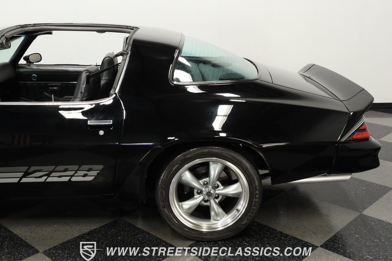 Chevrolet-Camaro-1981-Black-Black-21