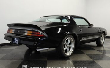 Chevrolet-Camaro-1981-Black-Black-23