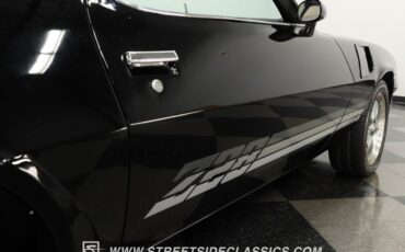 Chevrolet-Camaro-1981-Black-Black-24
