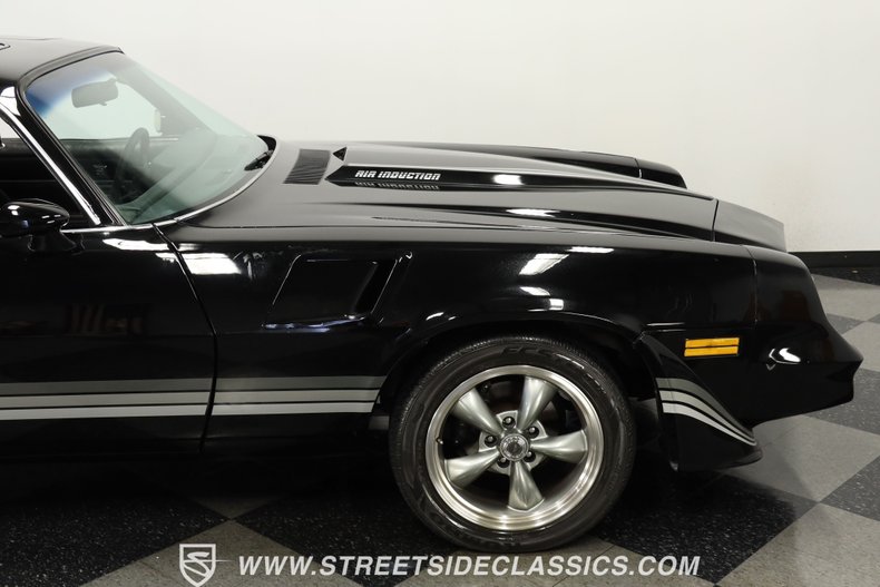 Chevrolet-Camaro-1981-Black-Black-26