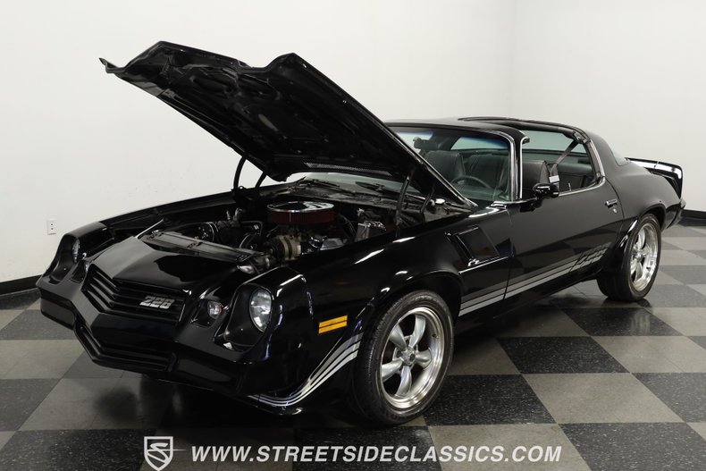 Chevrolet-Camaro-1981-Black-Black-27