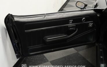 Chevrolet-Camaro-1981-Black-Black-31