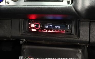 Chevrolet-Camaro-1981-Black-Black-36